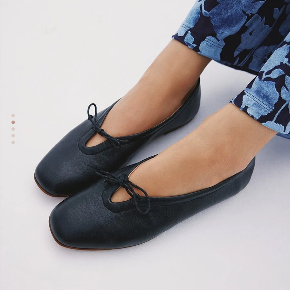 Maguire Black Leather Ballet Flats - Size 7/ 37